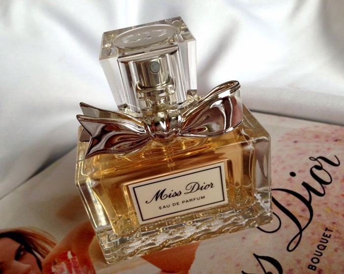 Очень красивый аромат. Christian Dior Miss Dior Eau de Parfum. Dior Miss Dior EDP. Miss Dior 30 ml. Miss Dior флакон.